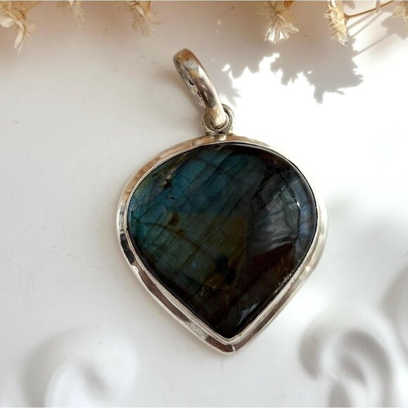 Teardrop Labradorite XL Gemstone Minimalist Sterling Silver 925 Vintage Pendant - Picture 1 of 8